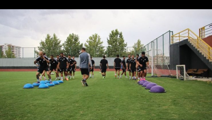 Karaköprü Belediyespor’da Bornova hazırlıkları başladı