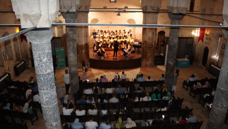 ŞANLIURFA’DA ÇOCUK VE GENÇLİK KOROSU İLE GENÇ YETENEKLER PİYANO KONSERİ BÜYÜK BEĞENİ TOPLADI