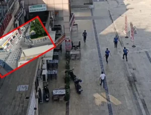 Şanlıurfa’da dehşet! Mutfak bıçağıyla polis aracına saldırıp kaçmaya çalıştı