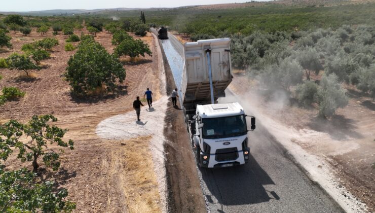 BÜYÜKŞEHİR’DEN BİRECİK’TE 40 KİLOMETRELİK GRUP YOLUNA SATHİ ASFALT