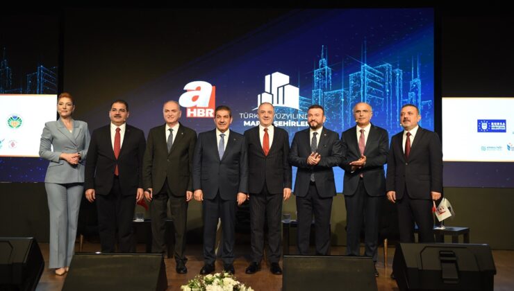 BAŞKAN CANPOLAT, HALİLİYE’NİN GENÇLİK PROJELERİNİ MARKA ŞEHİRLER PANELİ’NDE ANLATTI